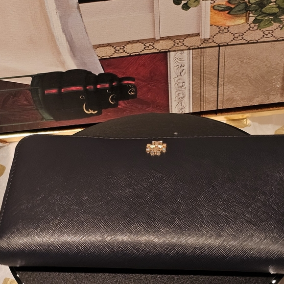 Tory Burch Robinson Saffiano  Leather Zipper Continental  Wallet - Picture 14 of 17